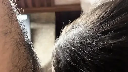 Der beste Blowjob der Welt, sehr nass und mit viel Speichel, landet in meinem Arsch