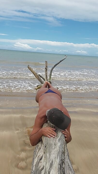 Ladysilva tanning her hot ass on the beach