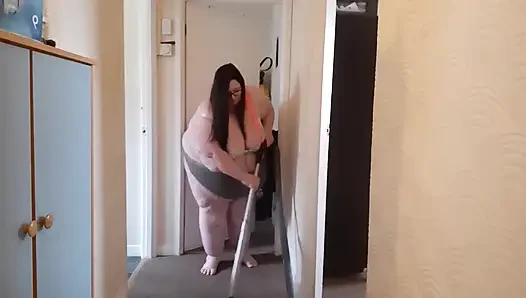 BBW SSBBW hausarbeiten in strapsen & tanga