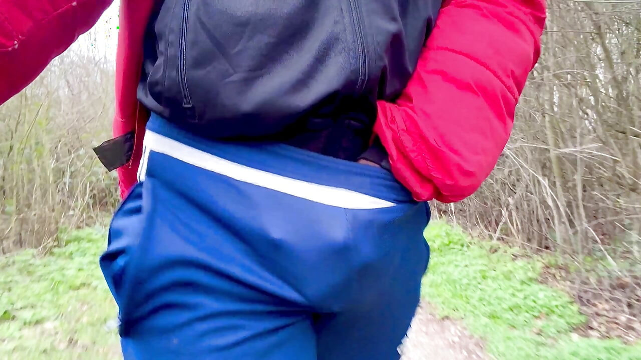 Așa că în această dimineață m-am gândit să port lenjerie intimă în plimbarea mea