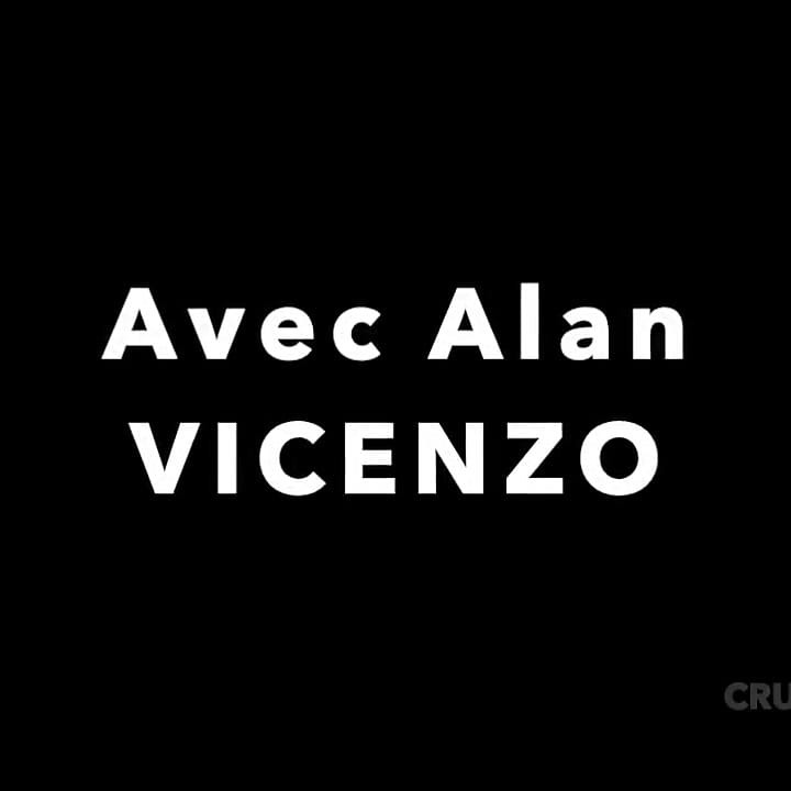 穿着皮革恋物癖衣服生性交