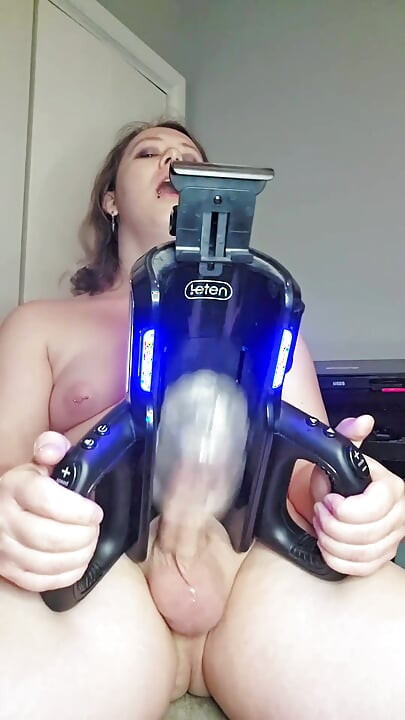 Máy tự động vuốt ve của tôi vắt sữa girlcock khô của tôi