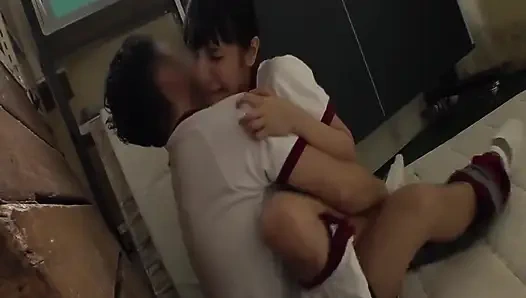 Rika заперты своим прошлым в неустанную и точку разлома