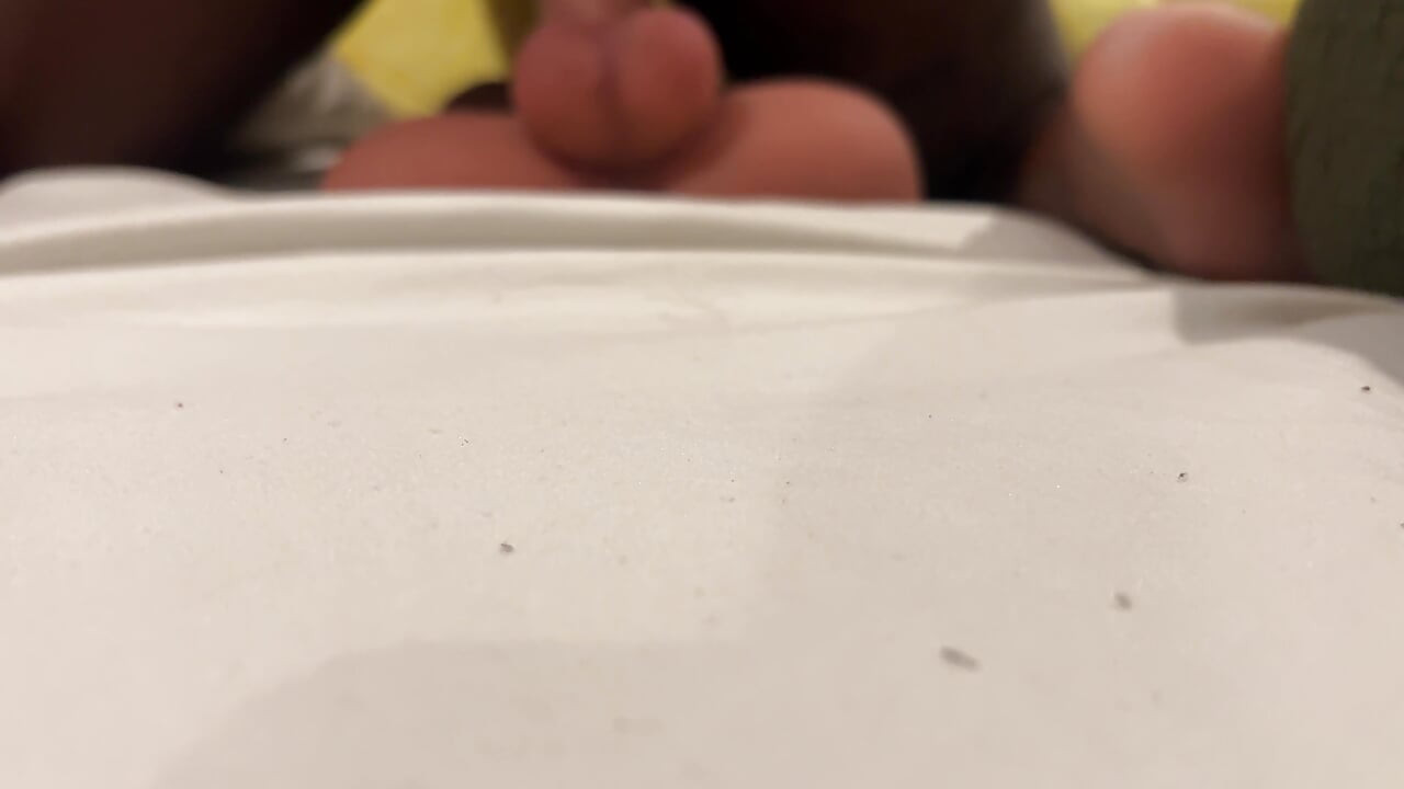 Negresa călărește trunchiul