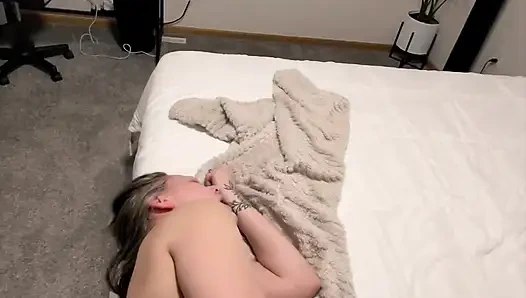 Taking Horny Hot Mom Home Accidentally Broke Condom POV