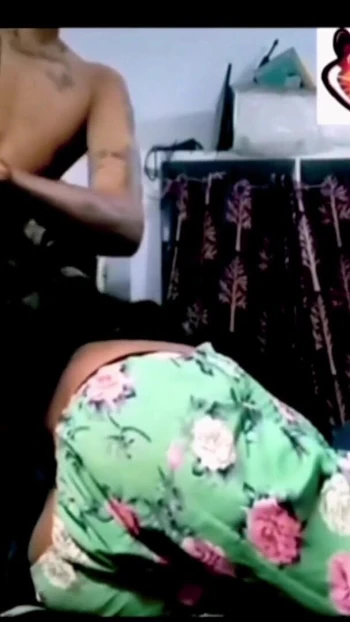 Detik emosi dari "Adik tiri saya menghisap dan kongkek muka keras dan deepthrot batang saya akhirnya pancut ke dalam mulut"
