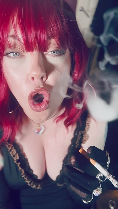 Miss Tina Snua Loves To Dress Up for Her Fans & Smoke A Cigarette - Drifts OMI Snap Inhales OME Smoke Rings