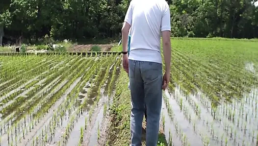 A076G05 While my husband is away! Nasty SEX in the great outdoors with a lewd mature woman enjoying AV shooting!