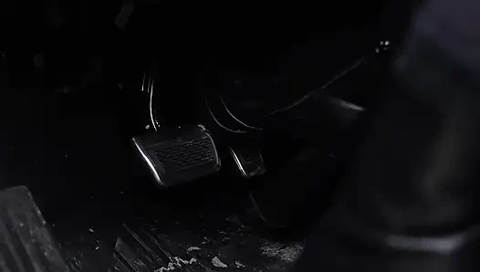 Yardım et, arabam karda mahsur kaldı.