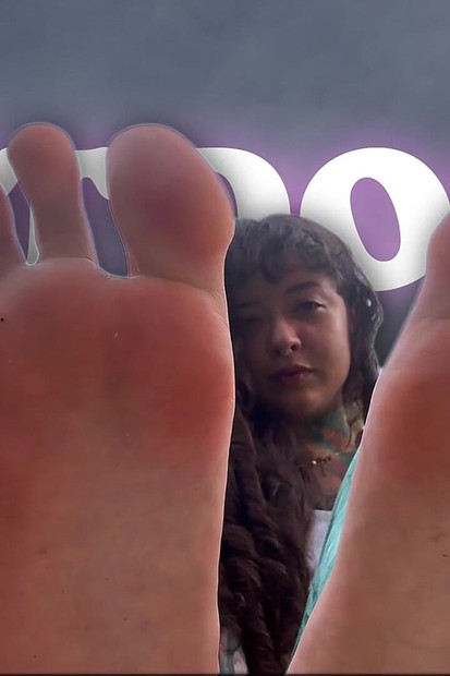 I Let You See My Feet Rubbing and Pressing Against the Grass