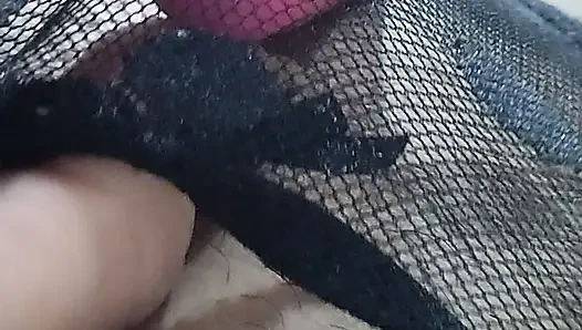 Kuskus bıçağıyla oynuyorum