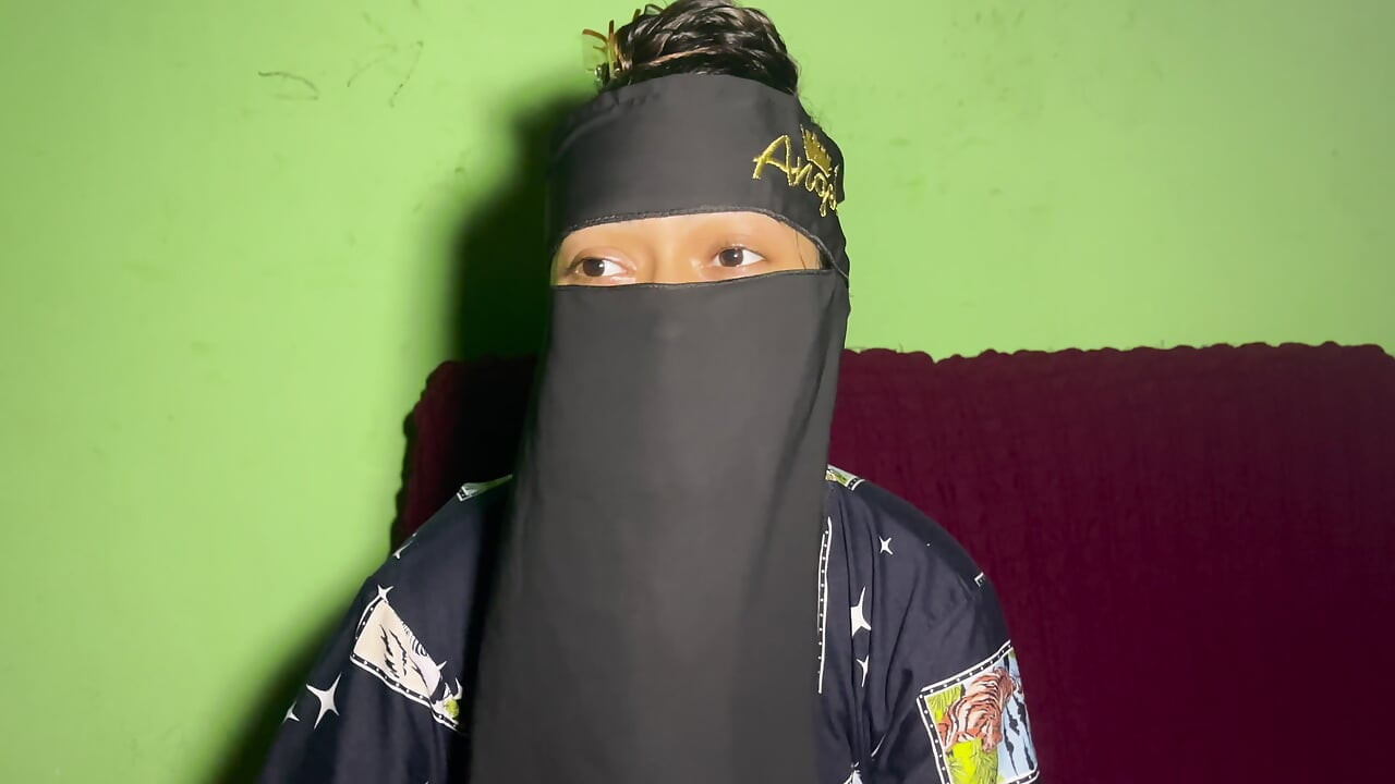 Aunty came to my room midnight and she is crazy for hard fucking