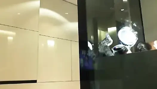 Dea Berlin'de fışkırtma ve duş