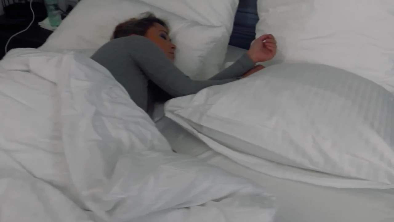 A sexy German babe pleasing a long rod in the morning