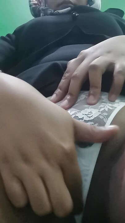 一个年轻的寡妇需要注意。
