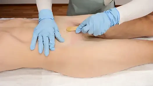 Genç kız tam ağda yapmaya karar verirken bunu beklemiyordu