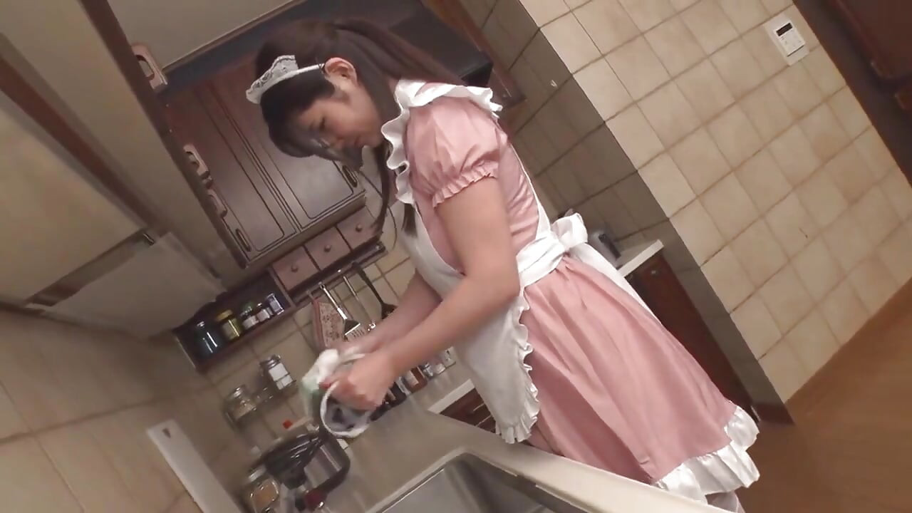 Ryoka Sakurai servitoare sexy body instant Passion Service