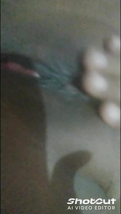 Desi bhabhi ji bani desi randi hui chut me khujli chaiyye chudai  ke liye taggda land