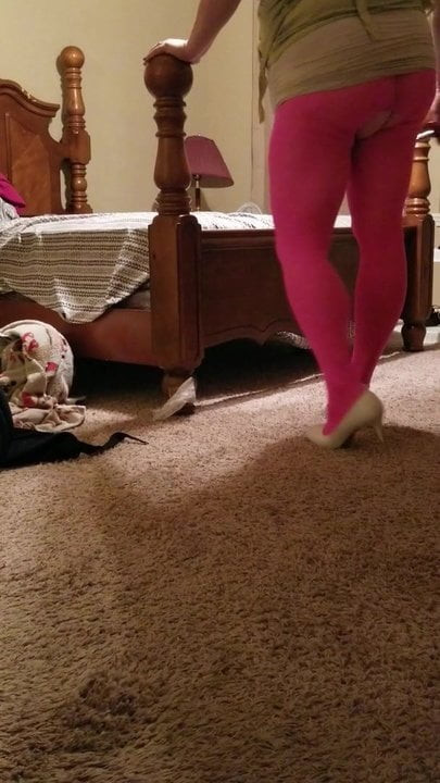 bbw in ripped pink hose 2
