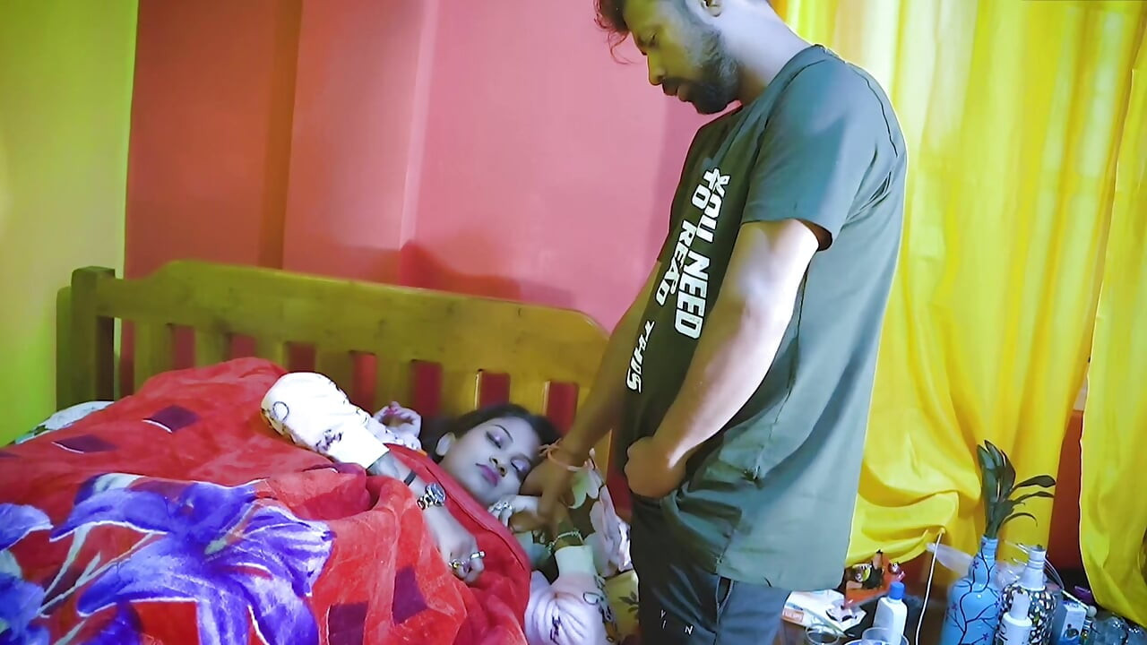 Sauteli bahan ke room me ghus ke bahan ko chod diya