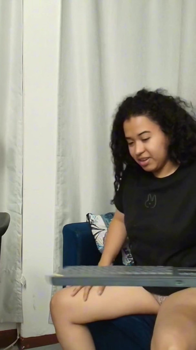 I went out with my neighbor there and she lets her Venezuelan pussy be eaten | Clip 1