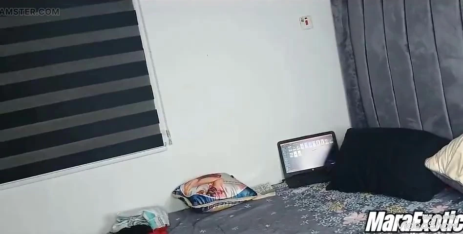 Azgın evli kadın yarak emiyor ve 69
