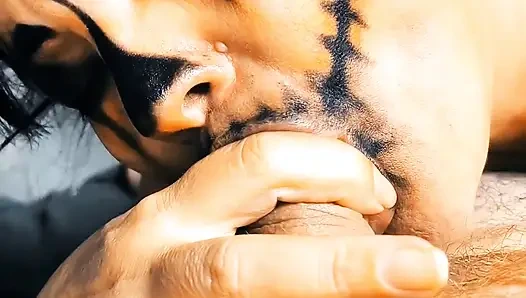 Tetangga seksi yang kerasukan melakukan blowjob terbaik dengan air mani di mulutnya dan menelan semuanya. ASMR meringis keenakan dan telan sperma