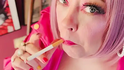 Kekasihmu, tina snua, tampak imut dan merokok untukmu - omi ome snap inhles smoke rings