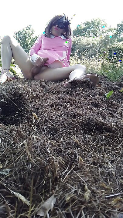 Sissy Lilly Wanking in the Field of Dreams