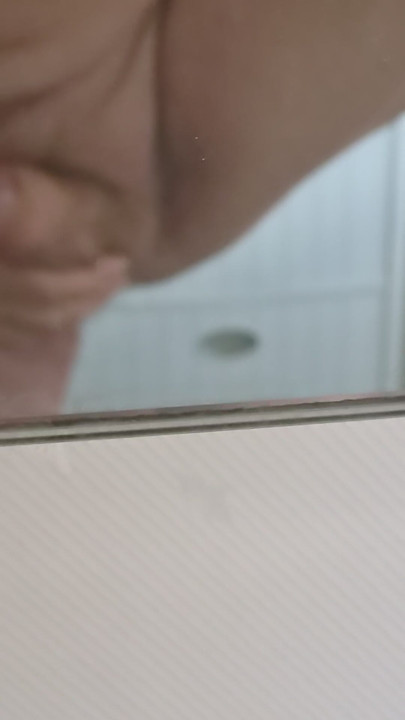 Mastrurbation at the mirror