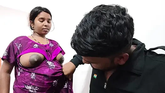 Devar apni bhabhi ki big boobs pahli bar aapne jibh se chat raha he - daver suking bhabhi boobs.