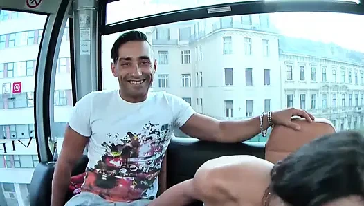 Cewek asia didobel penetrasi dan diisap habis-habisan