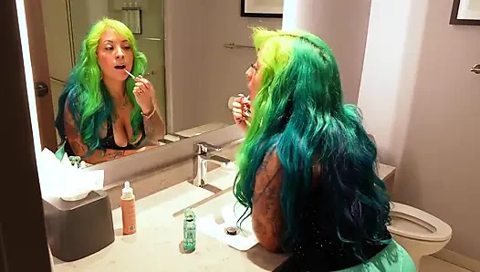 Die spanische barbiie fickt ihren großen weißen stiefvater!