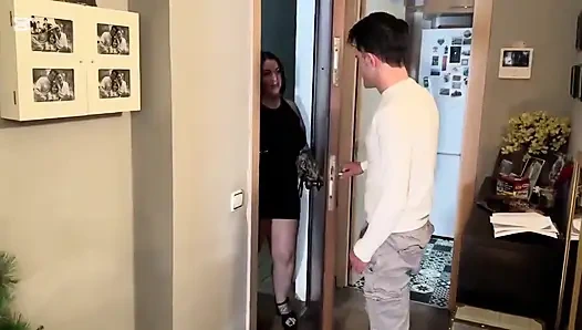 Meine Mitbewohnerin Kommt Zur Party Und Weckt Mich, Um Die Tür Für Sie Zu Öffnen Und Mich Nach Xl Zu Fragen, Ich Zerstöre Sie