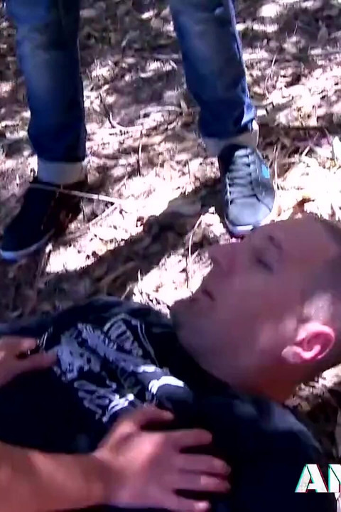 Pieprzona blondynka małe cycki nastolatka Dulce Chicki oprócz samochodu