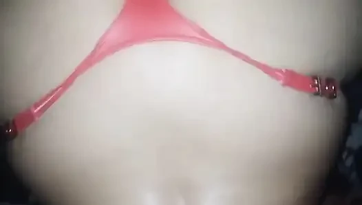 Latina fickt mit einer beschenkten brünette