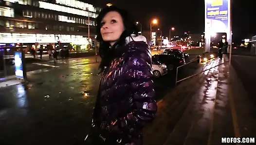 Halka açık pikaplar - yaramaz esmer maja öfkeli sakso çekiyor bakış açısıyla martin'e biniyor ve derin bir dölleme