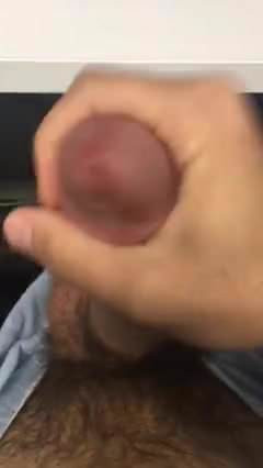 大鸡巴男人打手枪并高潮