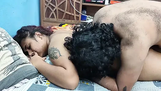Ciuman pantat dengan pijat tubuh dengan body lotion