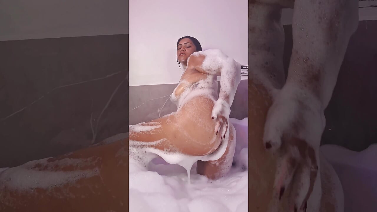 Banho De Cuspe: Encharquei O Pau Dele E Bebi Toda a Porra