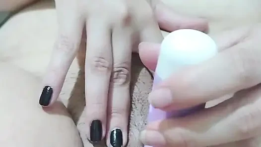 Tetanggaku ngasih aku pijatan dan berujung ngentot pantatku