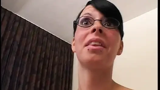 Spex brunette with round butt gets slammed in pov