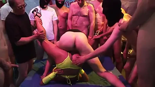 Olgun hatun grup sekste sert fışkırtıyor dildo çılgınlığı