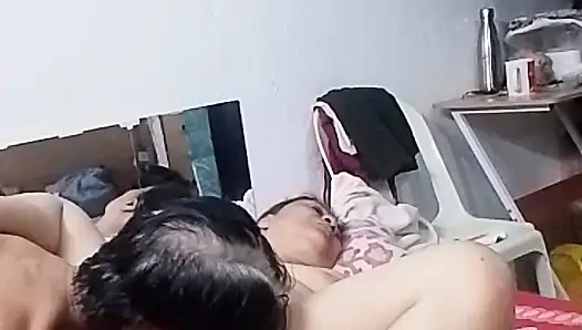 Voller befriedigung Zusammen mit meinem ehemann isst sie so viel meine muschi. ich mache mehrmals squirten