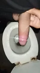 Self handjob at taste cum out