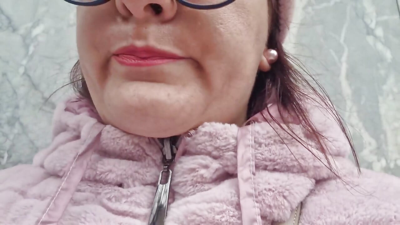 Kauniit Piss Pierut Stripteases kaupoissa ja julkisissa vessoissa Super seksikäs megakokoelma