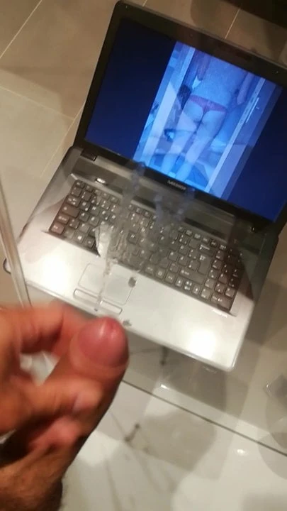 Cumshot on Glaswall