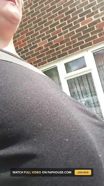 Bbwbootyful maakt zich klaar om uit te gaan met buitenshuis tonen