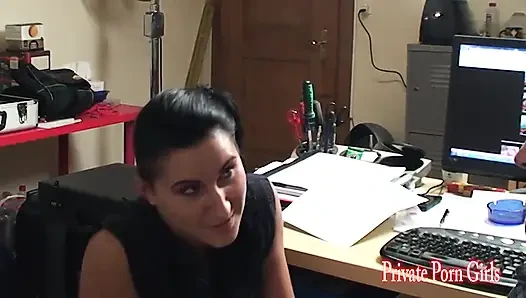 Chiara si murid nakal ini dicrot sperma sama sutradaranya sendiri