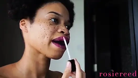 Abaikan lipstik sempurna- si cantik rosie reed mengabaikanmu sambil pakai lipstik untuk bikin kamu lemah- fetish lipstik sambil abaikan kontolmu